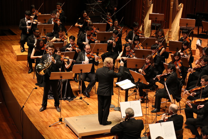 TPO Meyer Conducts Bartok Concert